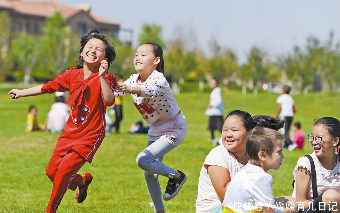 孩子4种“有趣”的表现,多数说明大脑发育良好,父母要积极配合