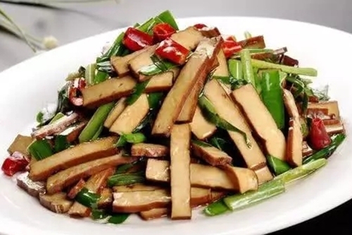 老少皆宜的家常菜，荤菜香辣解馋，素菜爽口开胃，好吃下饭又养生