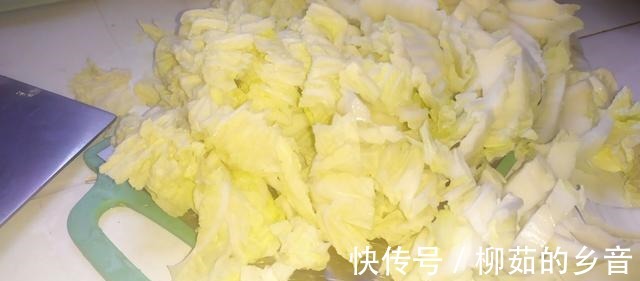 「醋溜白菜」秋天的白菜口感最佳,味道鲜美,清脆好吃!