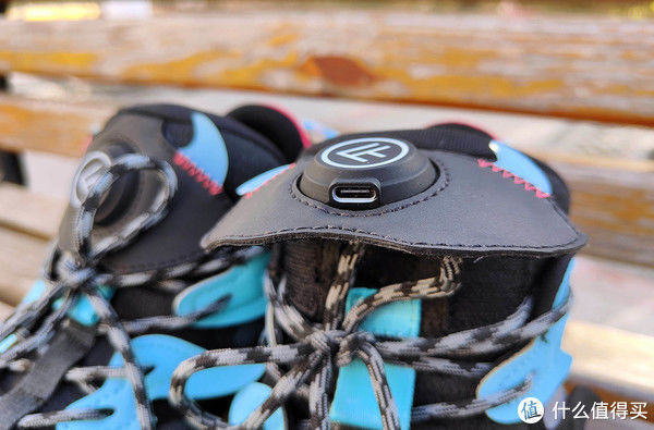 复古风 智趣测评 篇三百二十五:小米有品新上的老爹鞋测评,自带电加热,炫酷还保暖