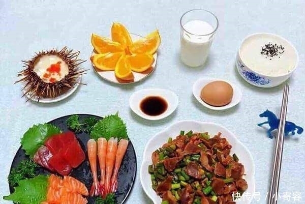 鸡身上最脏的部位,里面含有大量细菌,做菜熬汤一定要扔掉