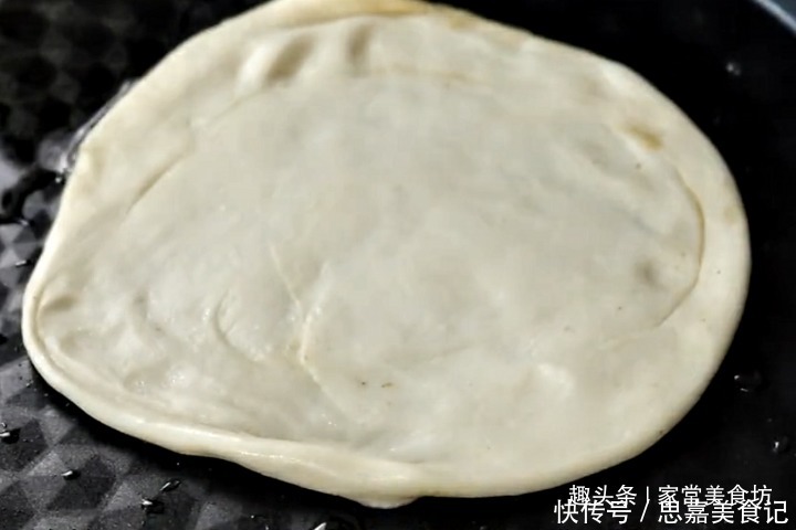 柔软|鸡蛋灌饼百吃不厌,做法简单,饼柔软劲道,当早餐一级棒