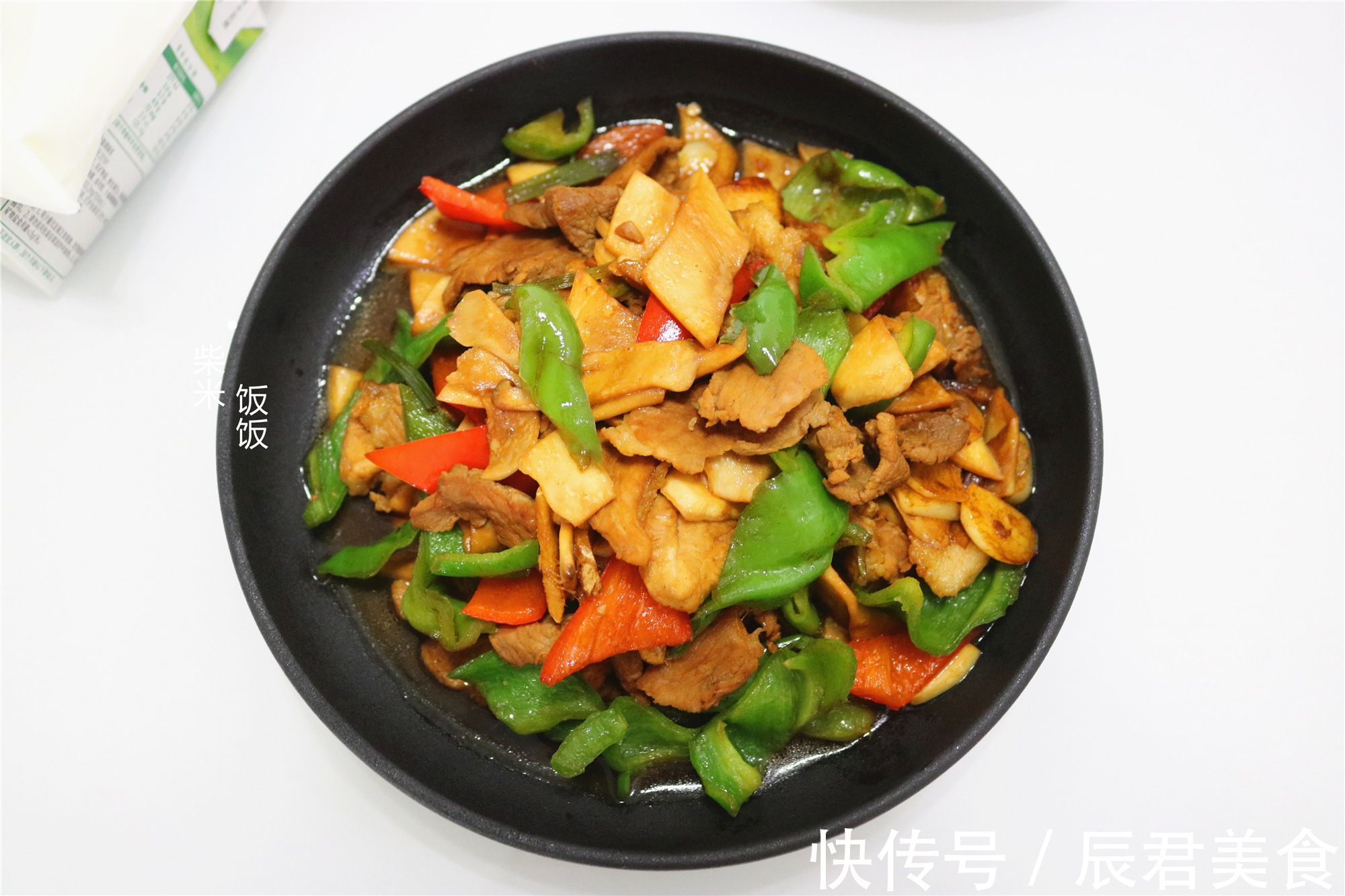 黄瓜|上班族的晚餐,就挑简单的做,2个菜配牛奶啤酒,3个人吃得香