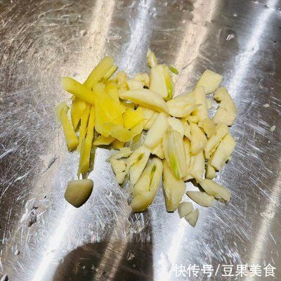 快手饭??素炒饼(丐版)超还吃,我家三天两头吃一次