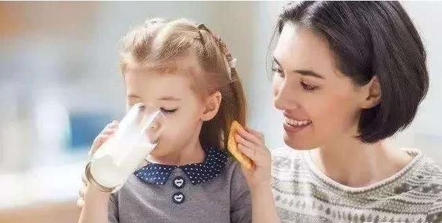 大高个|想让孩子长大个,3个习惯要从小做起,爸妈也别偷懒