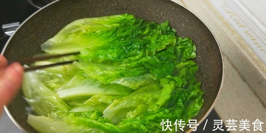 秘制|生菜怎么做好吃？教你秘制美味的“蚝油生菜”，好吃营养又下饭