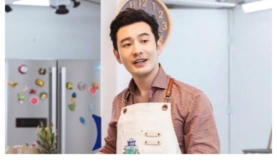 黄磊|黄晓明晒豪华晚餐,8盘菜中baby最爱红烧肉,儿子餐具显眼