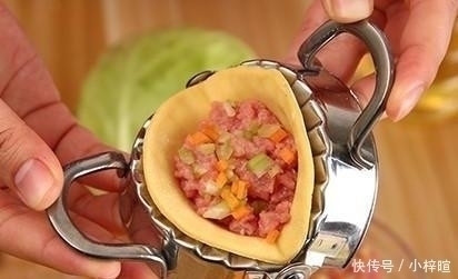 手工的饺子不要立刻放冰箱,教你一简单绝招,放多久都不坏不粘连