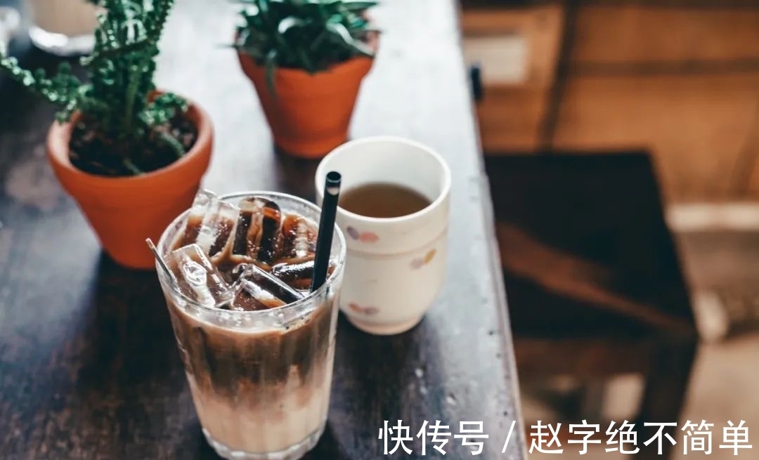 白色|为什么饮品店的冰块是透明的,我冻得却是白色的?