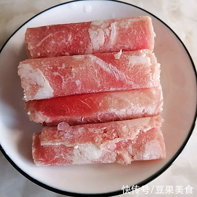 #我心中的冬日限定#冬日里的开胃美食——酸菜肥牛揪面片