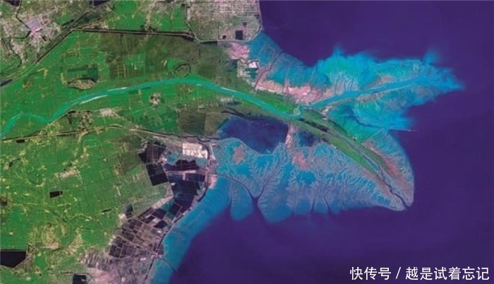 地球拥有“130亿亿”吨水，这么多的水，到底是从哪里来的呢？