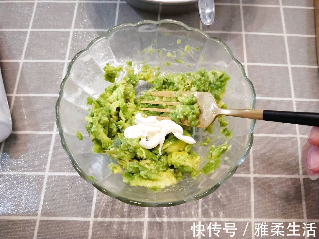 面包片|颜值高的三色三明治，制作简单，口味丰富