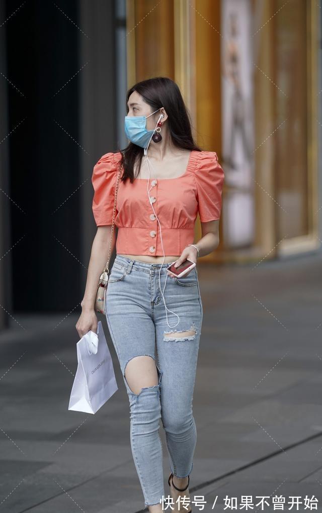 气质|红色短裙简洁而又不失设计感，展现您的美丽和不同寻常的气质