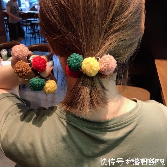 女士们|建议女士们出门,别披头散发!一定要扎个头发,不仅减龄更加干练