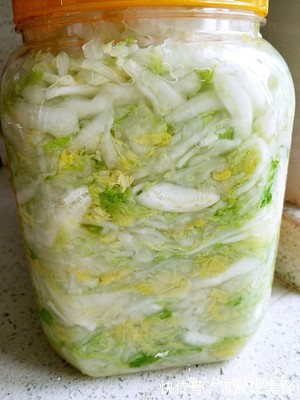 教你一个白菜新吃法,不用炒,不用油,做法超简单,比吃肉还过瘾