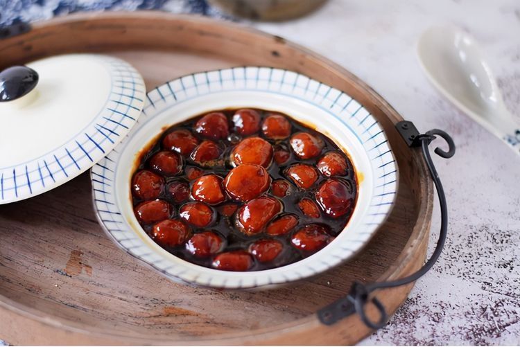 最近降温，自己在家做一份红糖姜汁小丸子，暖胃还暖心