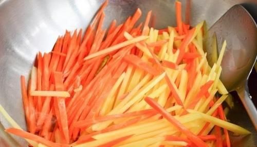 初春，最爱这款懒人早餐，皮薄馅多，比油条包子强多了，太香了