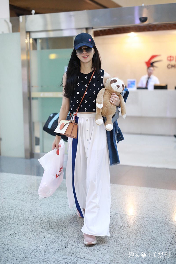 t恤 今年大火的阔腿裤你真的会穿吗上身显矮胖款式和搭配都重要