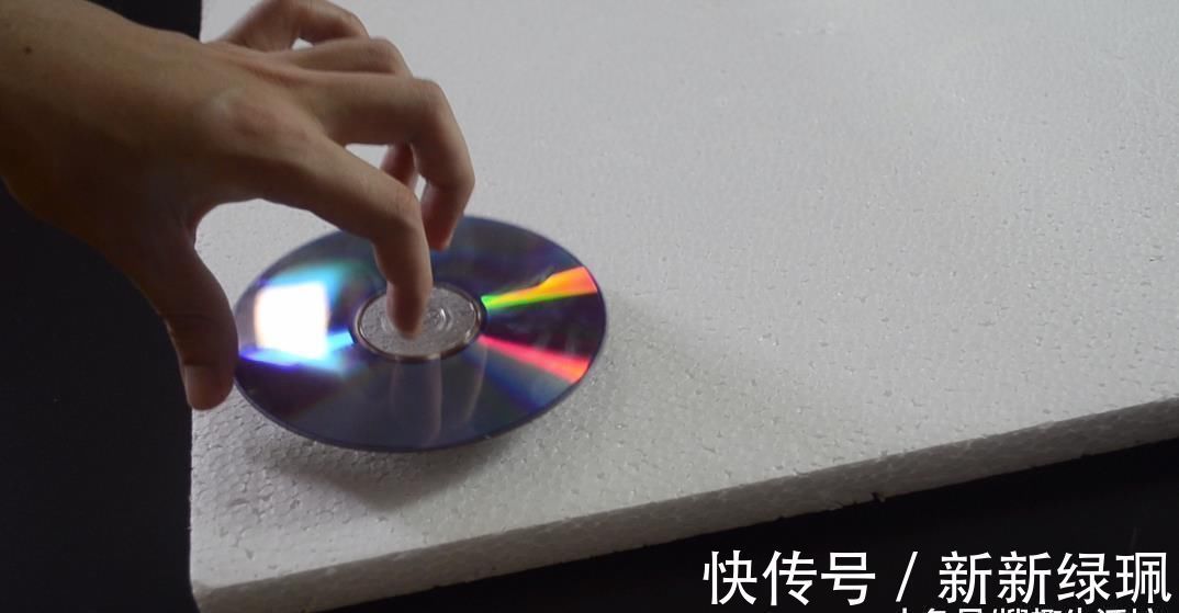 桌面|气泡垫别急着扔, 改造一下, 放在桌面上太实用了, 看完赶紧去试试