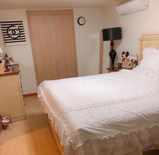 物品|韩国夫妻的家,简单精致,奉行极简主义的她,把家收拾得一尘不染!