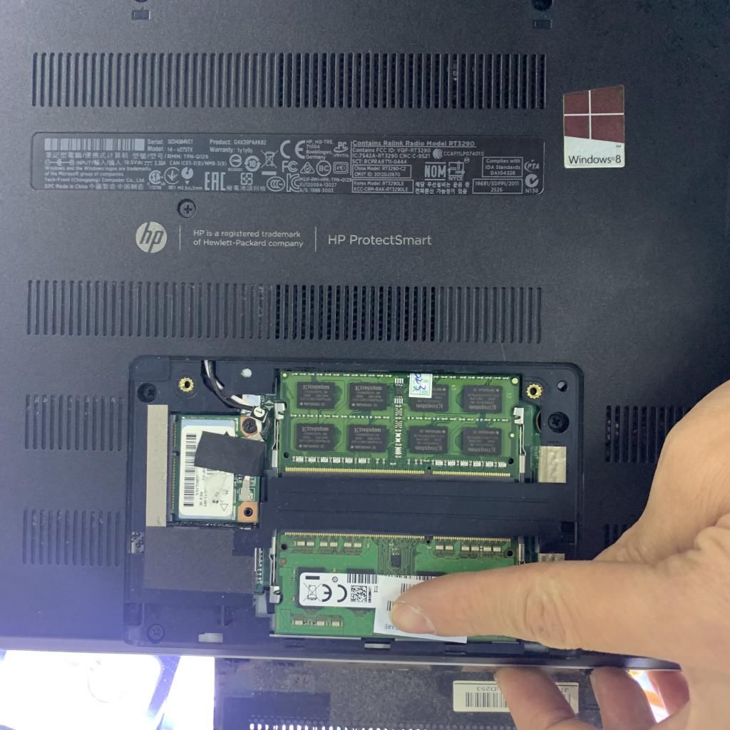 妹妹|商家不讲武德，忽悠妹妹买8G内存条给电脑升级，结果显示4G！