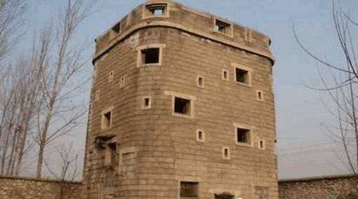 电线|抗战时，日本炮楼的探照灯靠什么供电，自己扯电线吗？