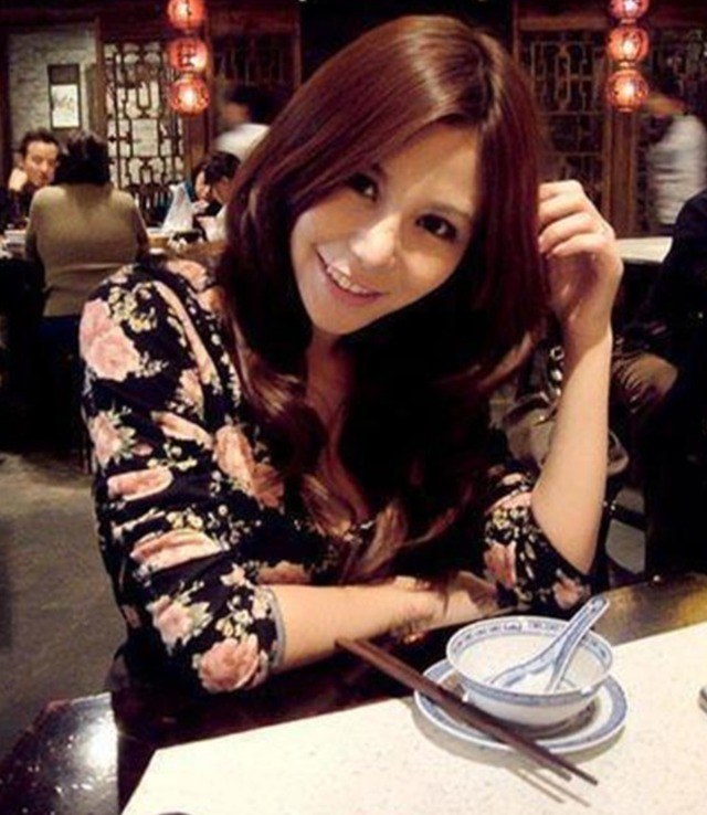 那個(gè)“寧愿坐在寶馬里哭”的拜金女，10年過去了，她現(xiàn)在笑了嗎