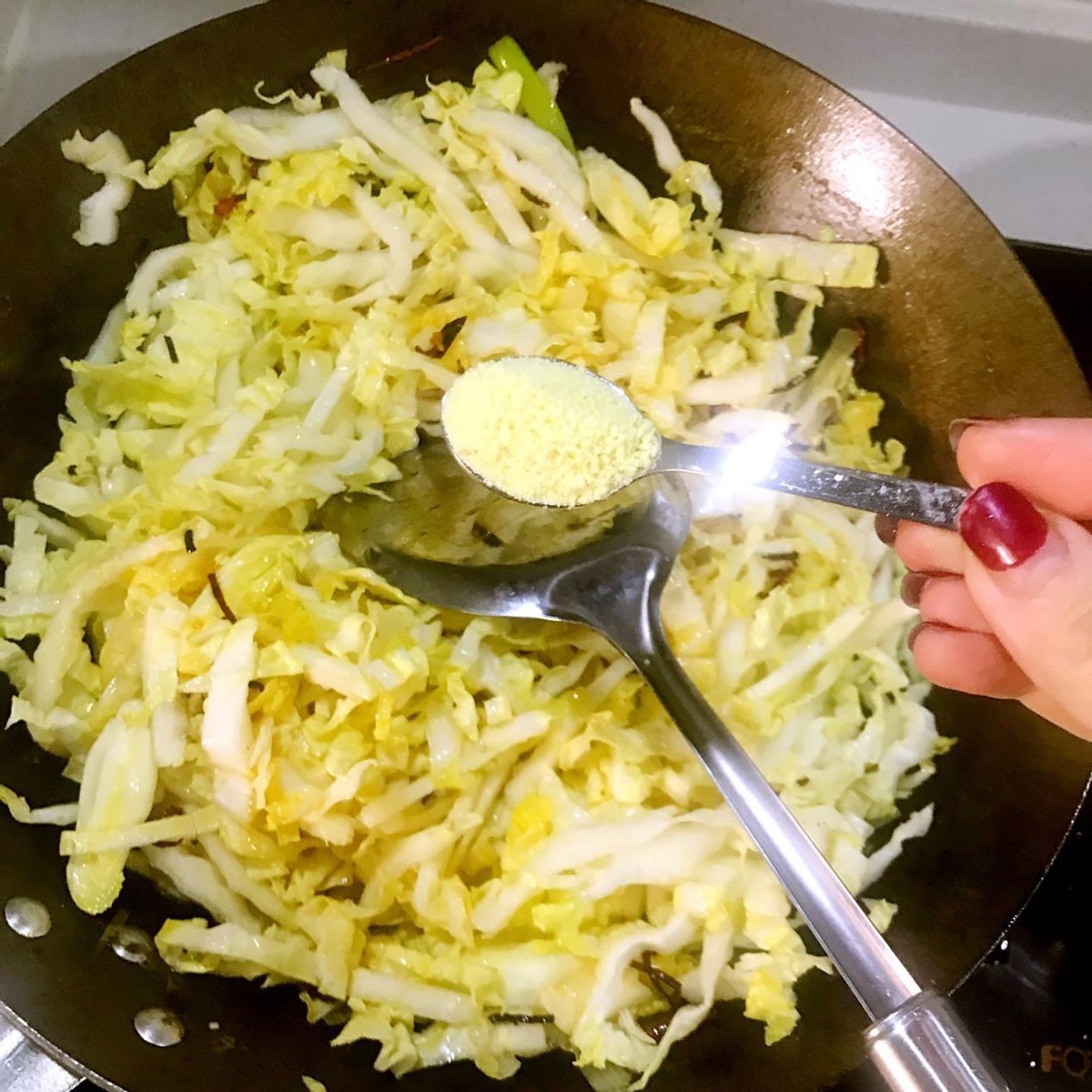 白醋|比醋溜白菜还好吃的一道菜,酸辣开胃,非常下饭