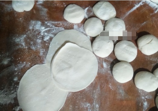 倍馋这饺子,比煮的省事,尤其这菜做馅,清香味美