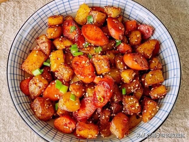 泰式|美食家常菜推荐：泰式凉拌海鲜，山药玉米排骨汤，香辣孜然火腿