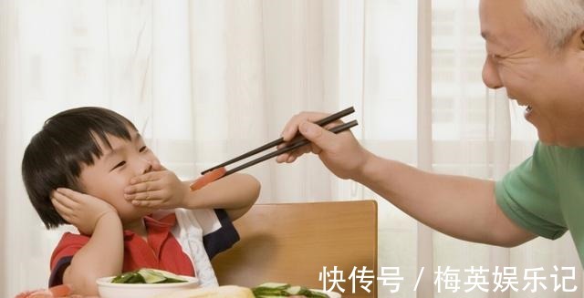 鸡内金|孩子积食严重不长个?提醒:3种食材泡水喝,养胃健脾,长高个