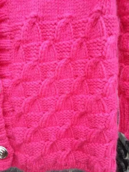 热情活泼的女童带帽子开襟外套编织,附教程图解