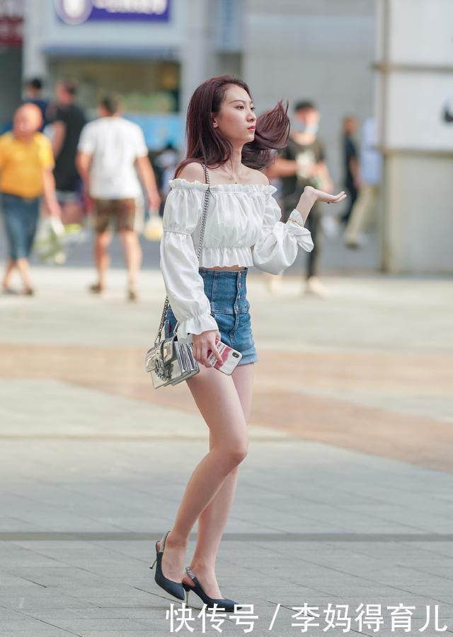 简约|性感又简约的牛仔裤完美的展现自己的气质