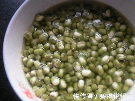 出芽率|终于找到发绿豆芽出芽率高的方法了,4天就能吃,口感脆嫩又健康