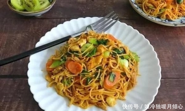 一家4口人的一顿饭,北方人表示很平常,南方人够我们吃2天