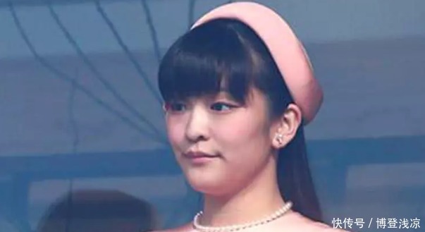 浅色|日本新皇刚上位首次现身,雅子穿着高调,纪子知趣穿浅色服