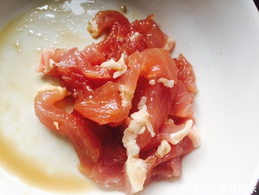 豆干炒肉,简单家常菜,随手一做10分钟吃饭,干香下饭