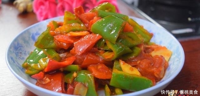 美味|番茄炒辣椒最好吃的做法,简单美味又下饭,看看你喜欢吃不?