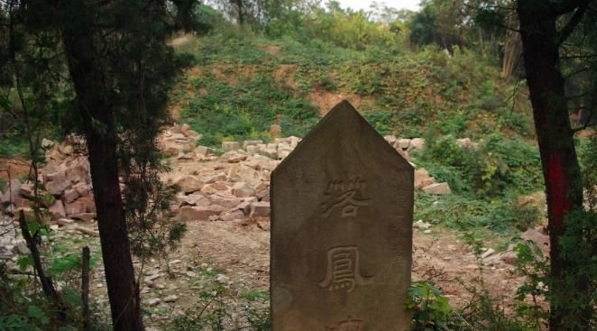 三国演义|在三国演义中诸葛亮为何不亲自陪同刘备去取西川,而是让庞统去?