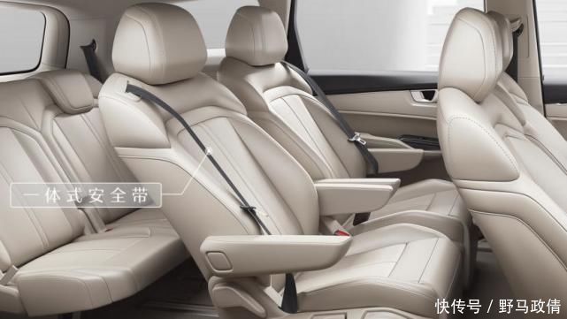 沙发|买五菱凯捷像买房客厅够宽沙发大，卧室级静音好睡觉