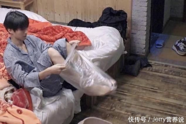 王俊凯式泡脚为无效养生？正确泡脚方式快快get起来~