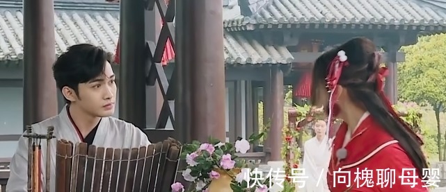 奔跑吧：baby扮裝貂蟬，看她穿的什么鞋子？這是對嘉賓最大尊重