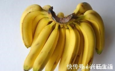 激素|买香蕉时，聪明人只看这3处，避免“激素”香蕉，商家不敢忽悠你