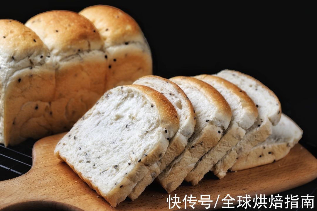 日式米吐司松软香甜有弹性，竟然是吐司界的纯真少女