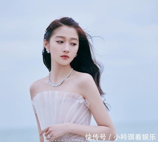 明星|冬季别再披头散发了!这3款发型让你高效变美,很多女明星都在剪