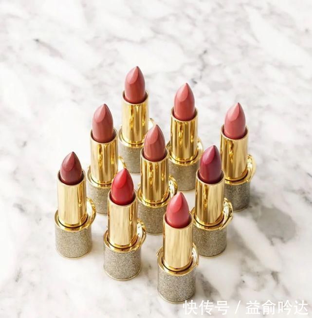 细闪|今天美容编辑教大家:如何用穿搭的思路学化妆