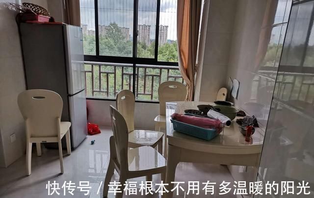 阳台上|娶了个邋遢媳妇,32万装修的新房半年乱成狗窝,客厅不堪入目
