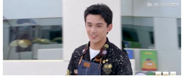 陈梓铭|赵丽颖离婚后综艺首秀状态不佳！何炅没说破，吴磊两个举动很暖心？