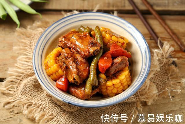 玉米|此菜虽然看着是一锅乱炖,却是超级美味又下饭,吃上就不想停嘴!