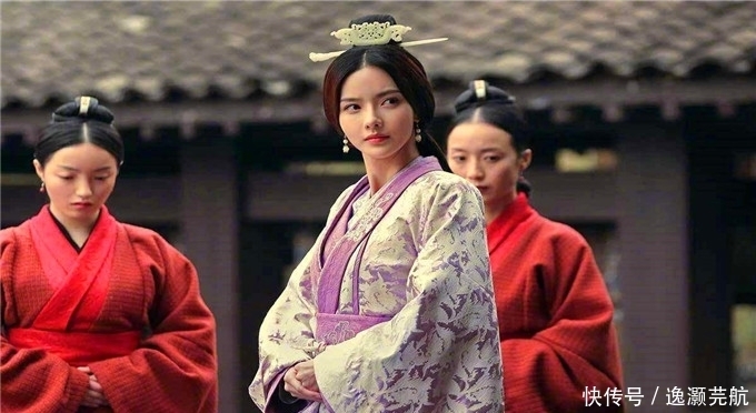 称帝|曹操称帝，身边美女无数，为何还要救回她？